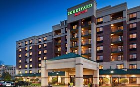 Courtyard by Marriott Bloomington by Mall of America