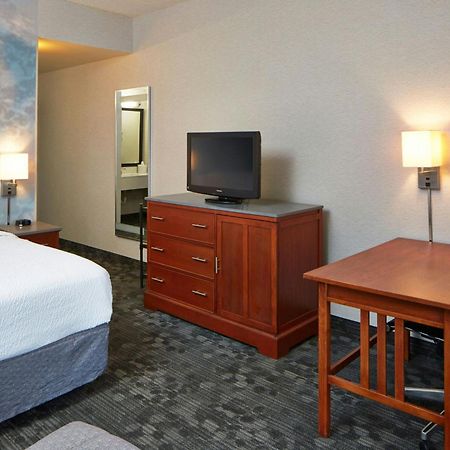 Courtyard By Marriott Bloomington Mall Of America Exterior photo