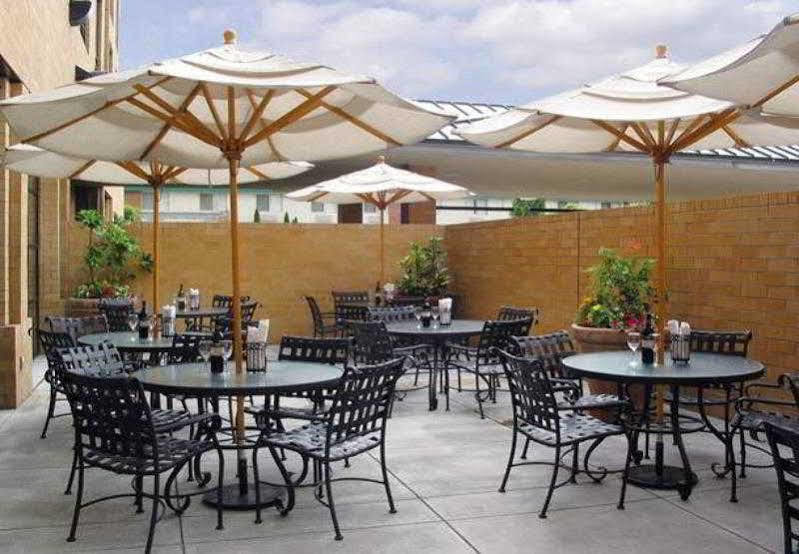 Courtyard By Marriott Bloomington Mall Of America Exterior photo